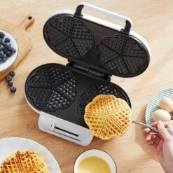 Monzana Waffle Maker Classic Heart Waffle 1200W Non-Stick Coating Temperature Control Kitchen Double Waffle Maker BPA-Free -Home Appliance Store 36560013 3